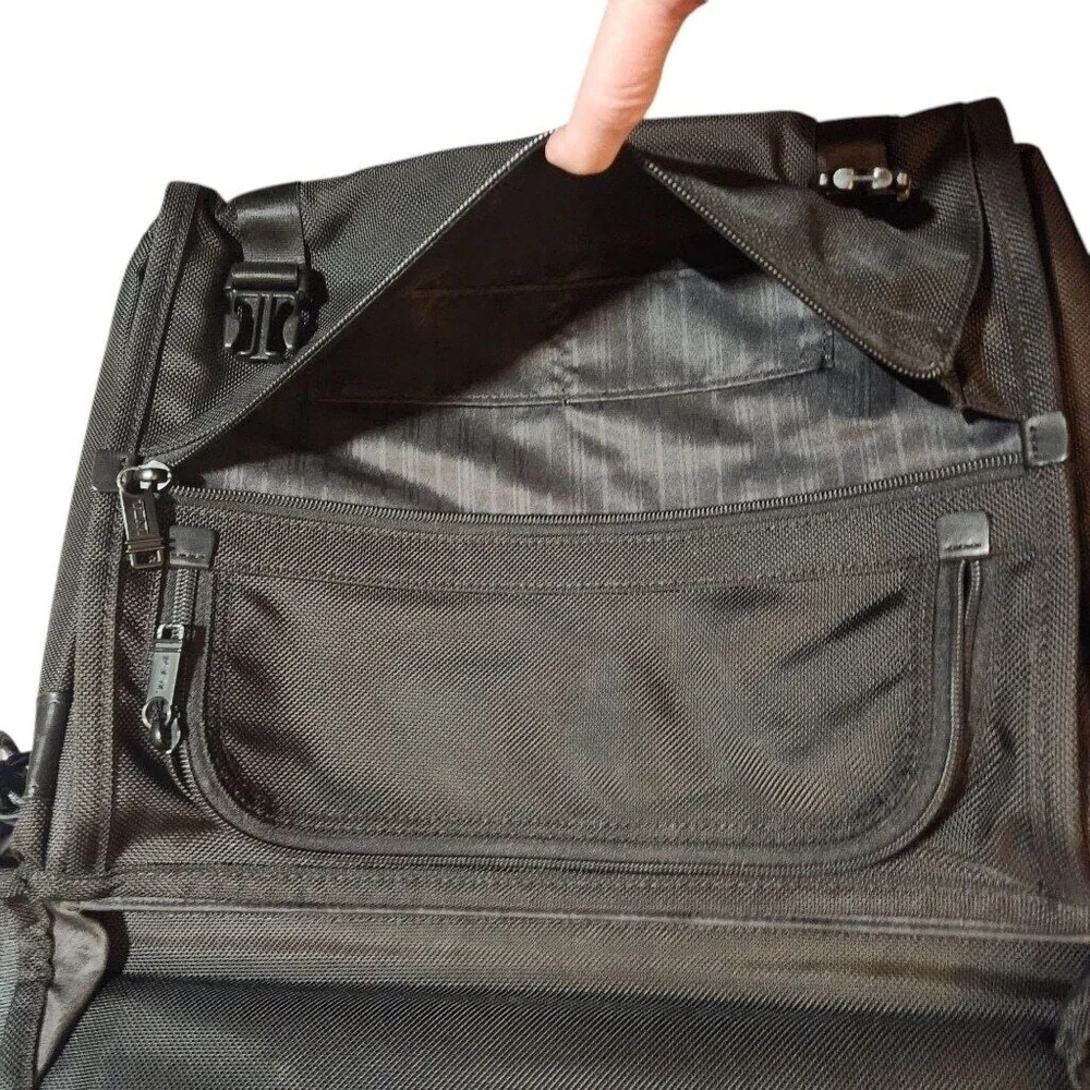 Tumi Black Laptop Briefcase Messenger Bag Men